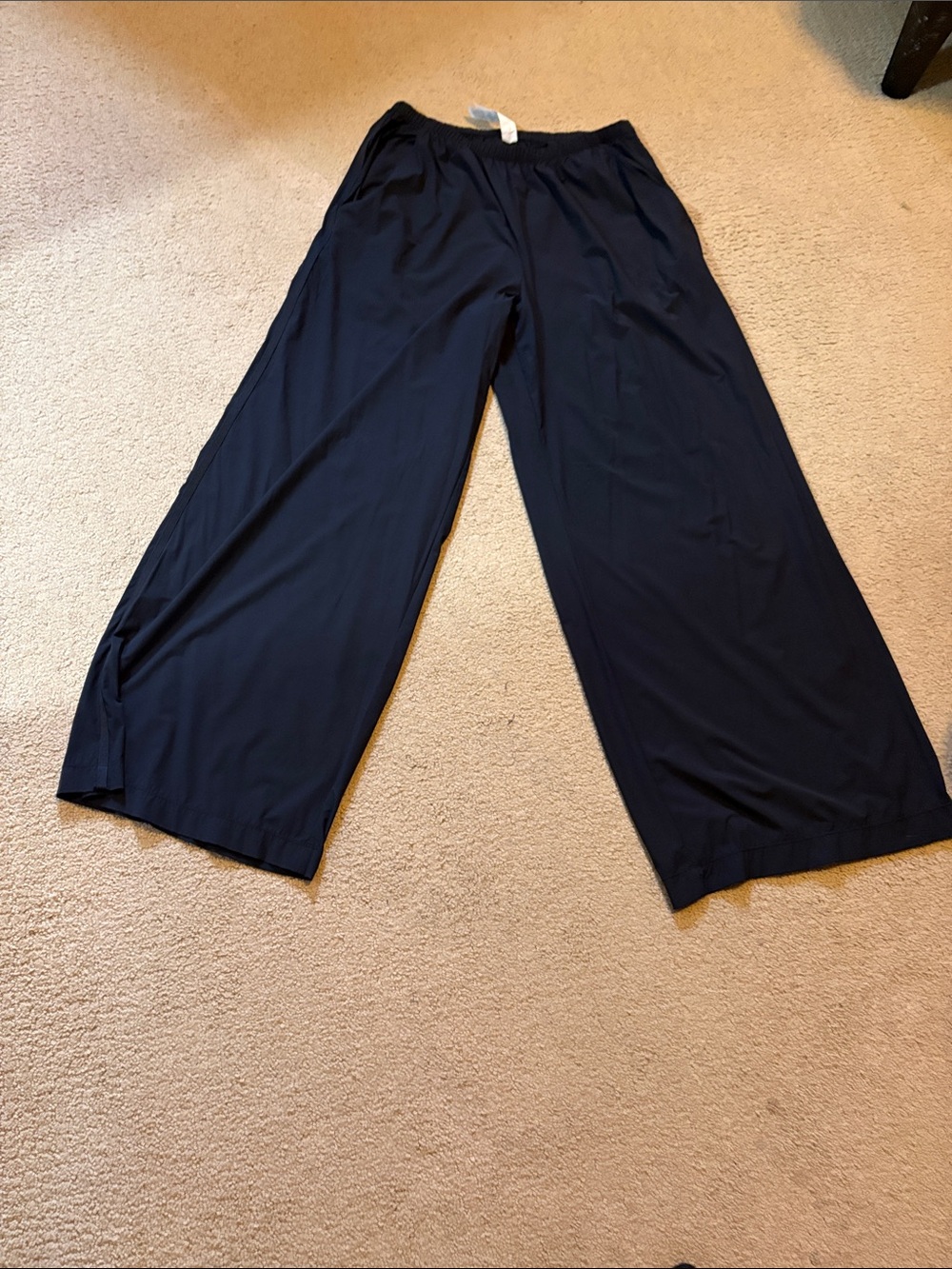 ALO YOGA BREEZY Wide Leg Black Women’s Pants regular length